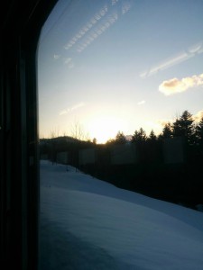 車窓から見える北海道の夕陽